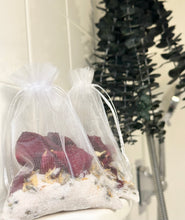 Load image into Gallery viewer, Flower Garden Bath Tea