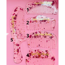 Load image into Gallery viewer, Rose Petal Comb